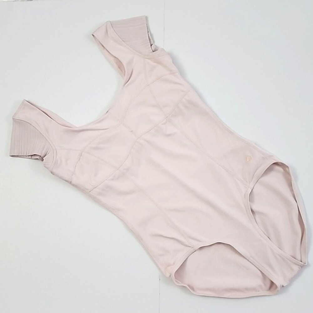 Lululemon Women's Light Pink Bodysuit Scooped Neckline Capped Sleeves Size Small - Picture 3 of 14